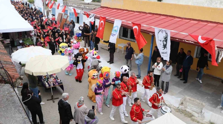 4. Serçin Yılan Balığı Festivali Başladı