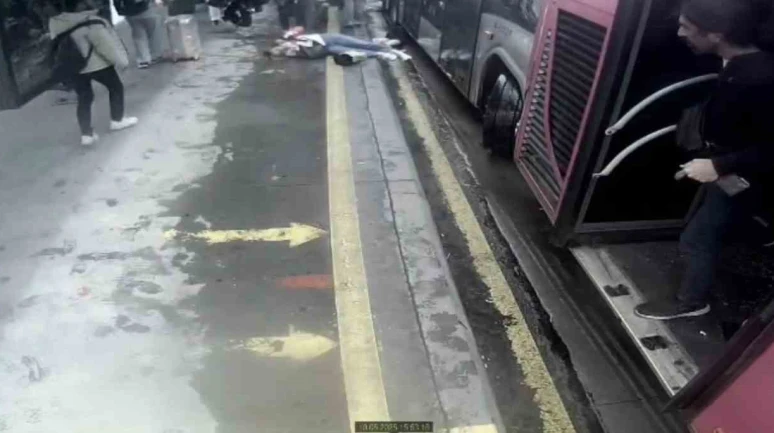 Beylikdüzü’nde Metrobüs Kazası: 1 Ölü, 20 Yaralı