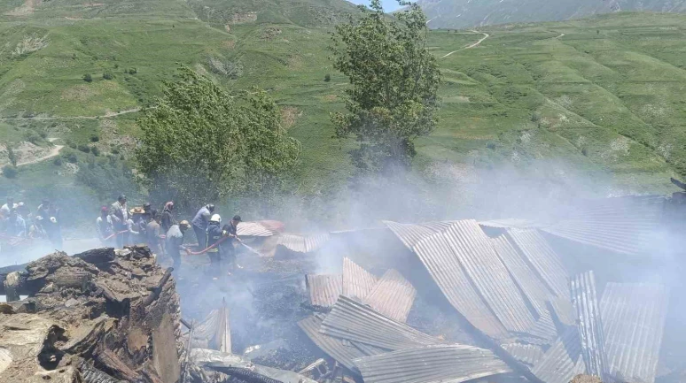 Alevler Can Aldı! 14 Yaşındaki Çocuk Hayatını Kaybetti