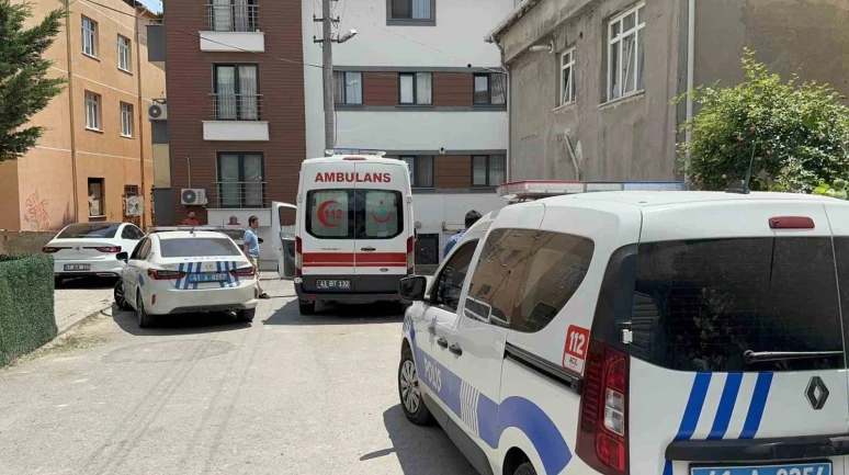 Husumetli Gruplar Arasında Çıkan Kavgada Polis Memuru Yaralandı