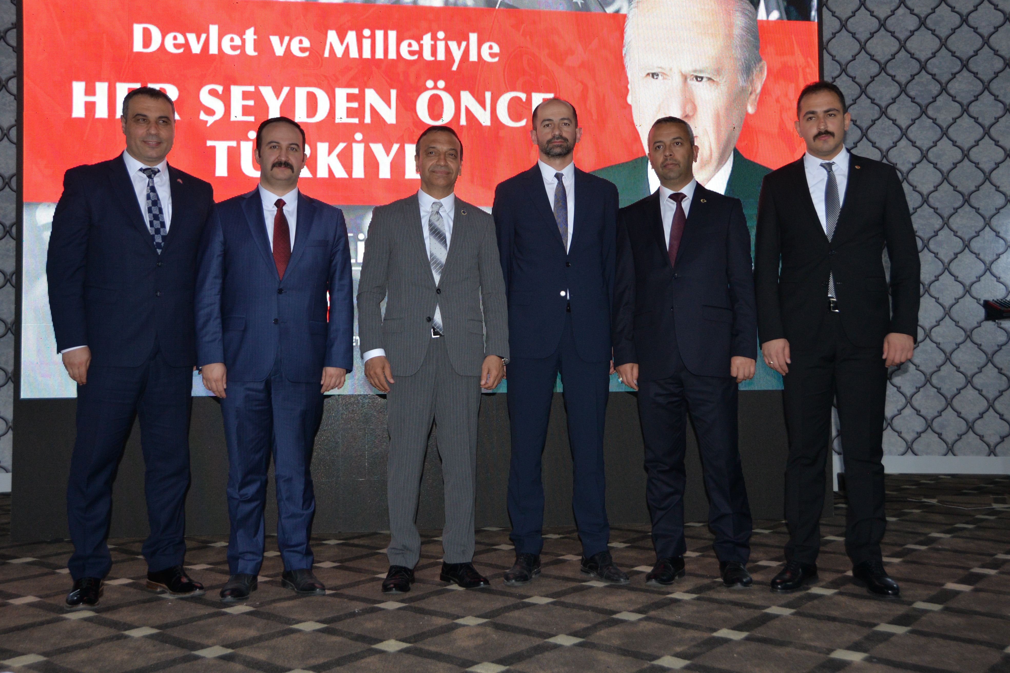 MHP’DEN BÜYÜK GÖVDE GÖSTERİSİ