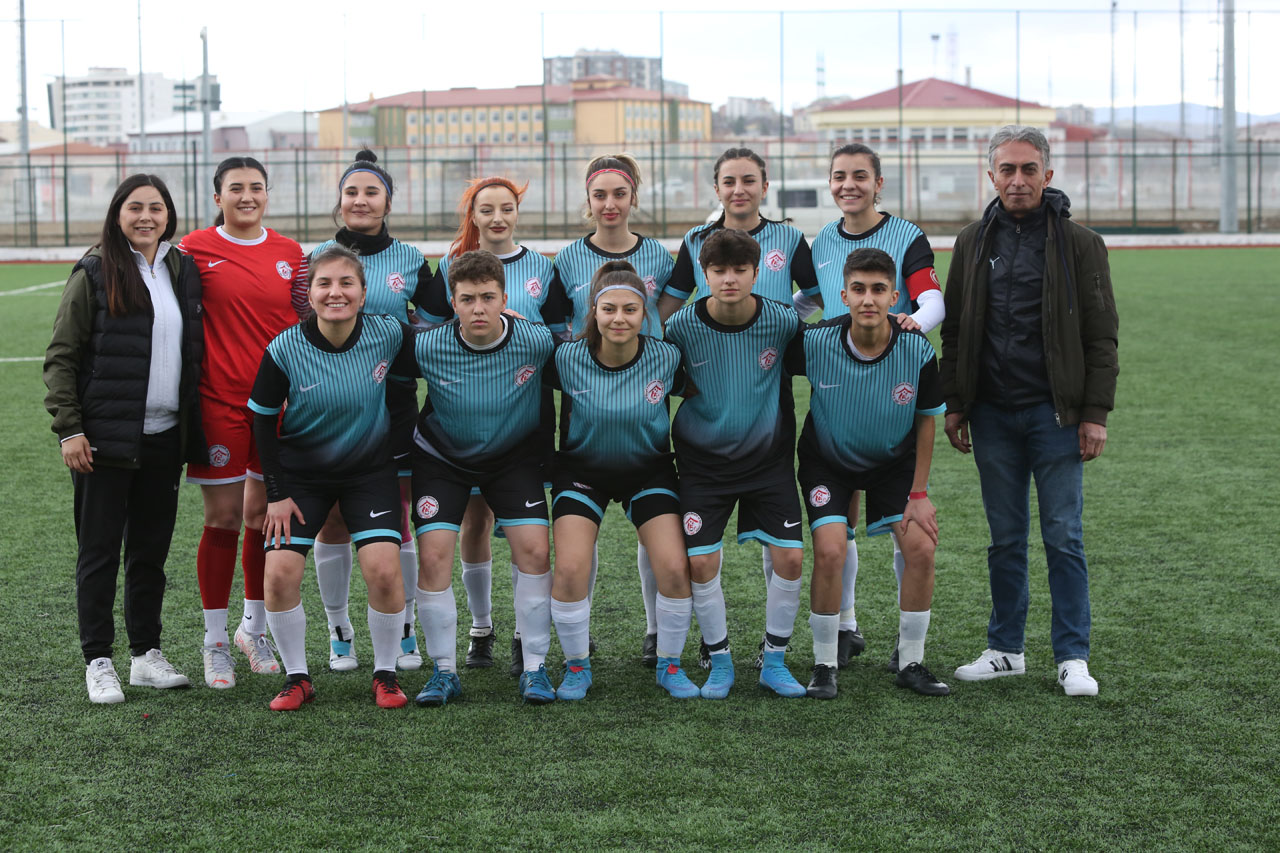 KADINLARIN TEK TEMSİLCİSİ 2