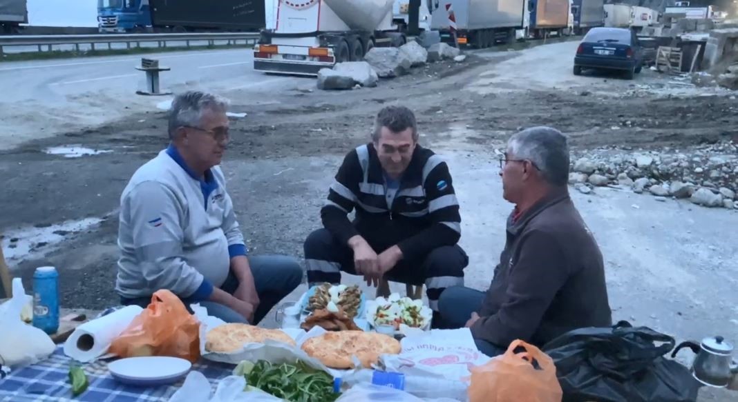 Tırda Iftar (2)