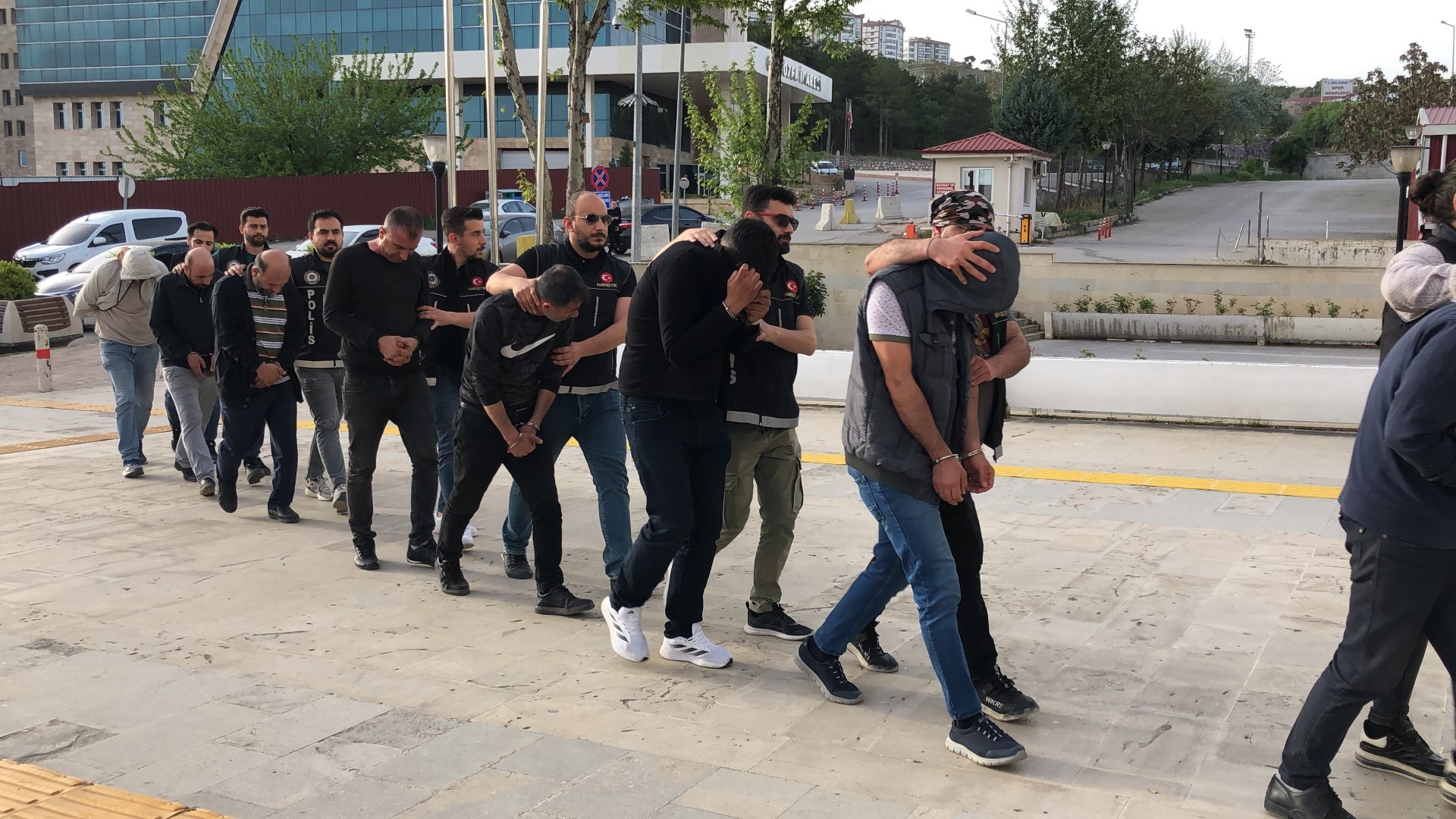 13 Gözaltı El (2)