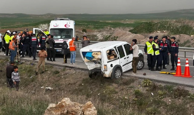 Iki Ticari Aracin Karistigi Trafik Kazasinda 10 Kisi Yaralandi 5057
