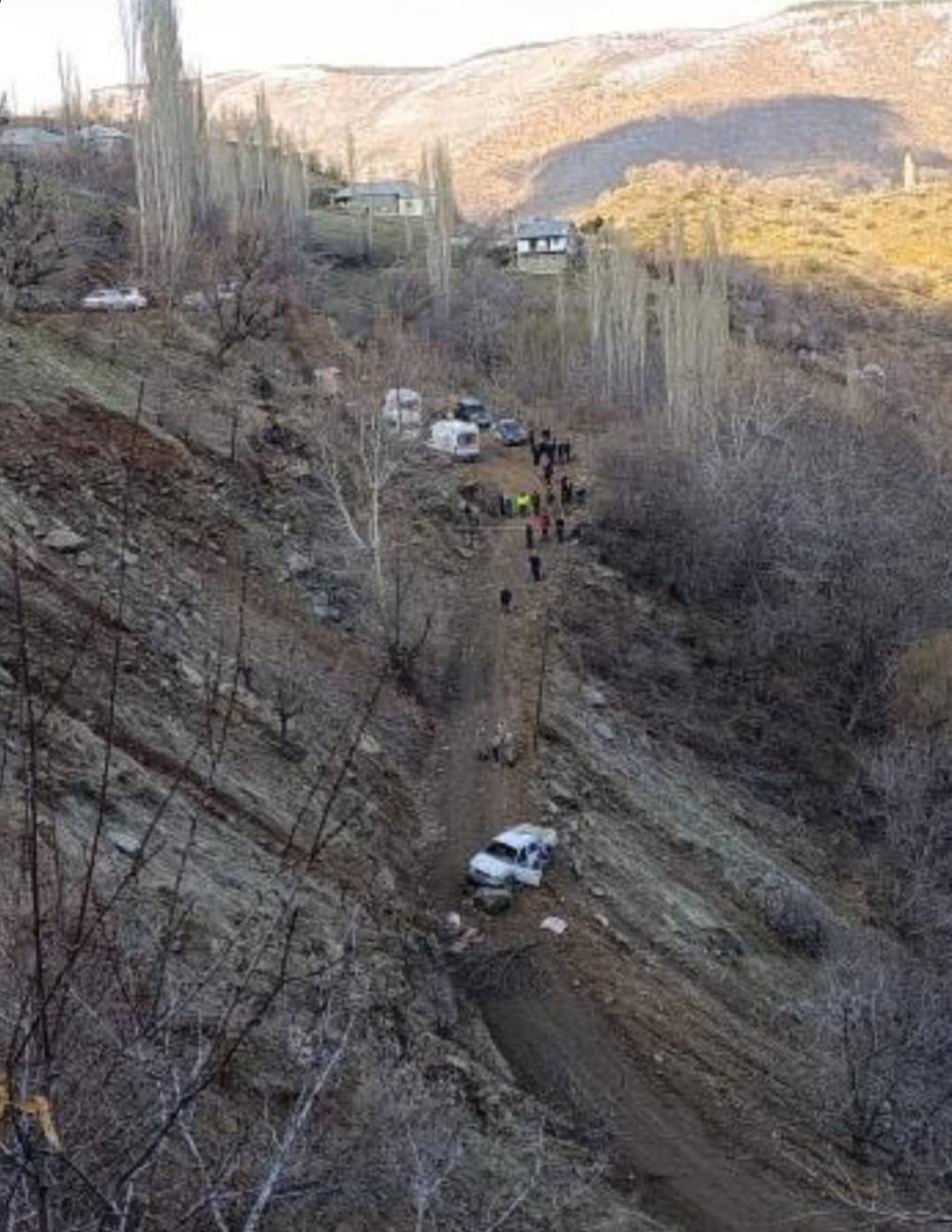 adiyamanda-kamyonet-ucuruma-yuvarlandi-1-olu-1-agir-yarali