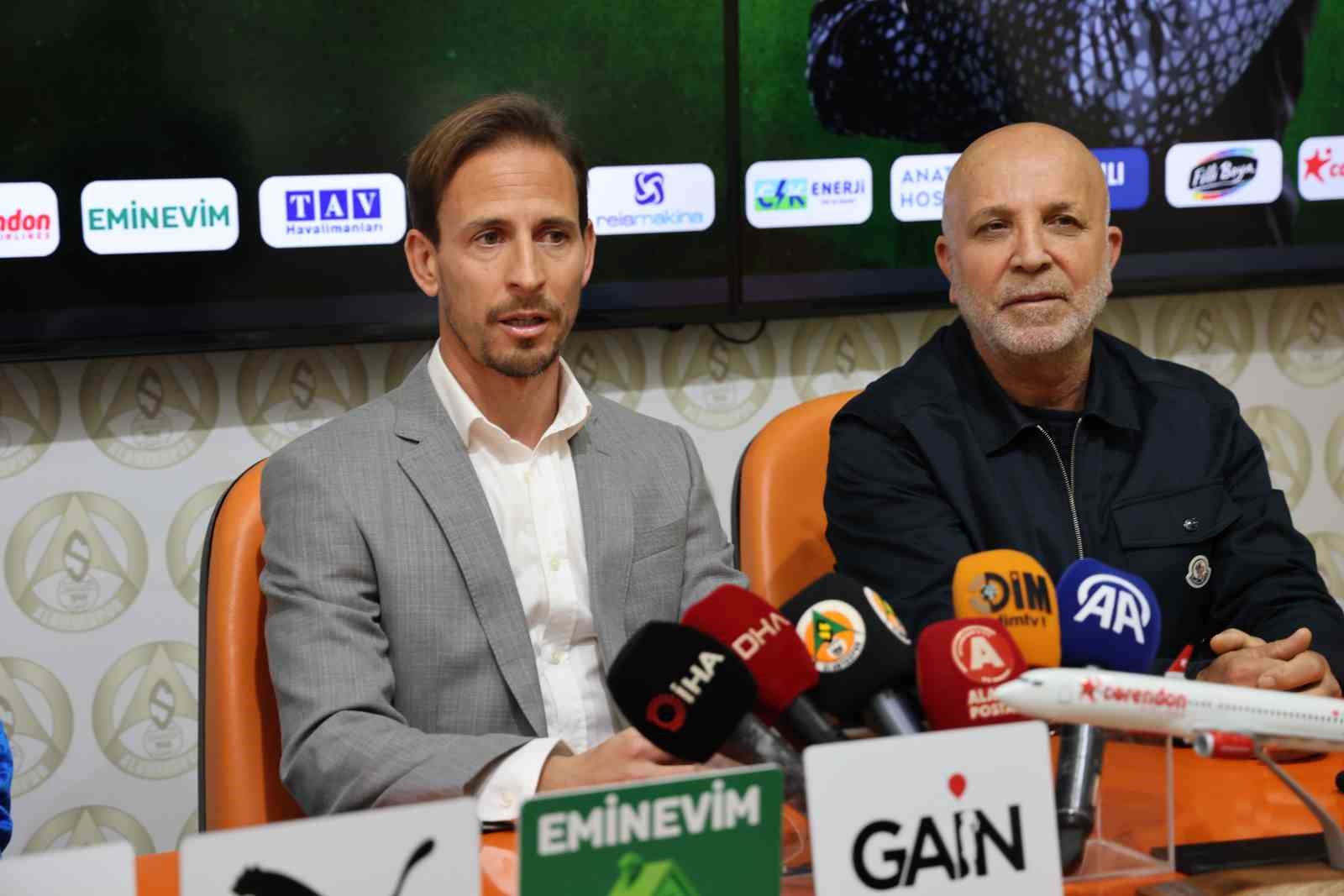 alanyaspor-joao-pereira-15-yillik-sozlesme-imzaladi