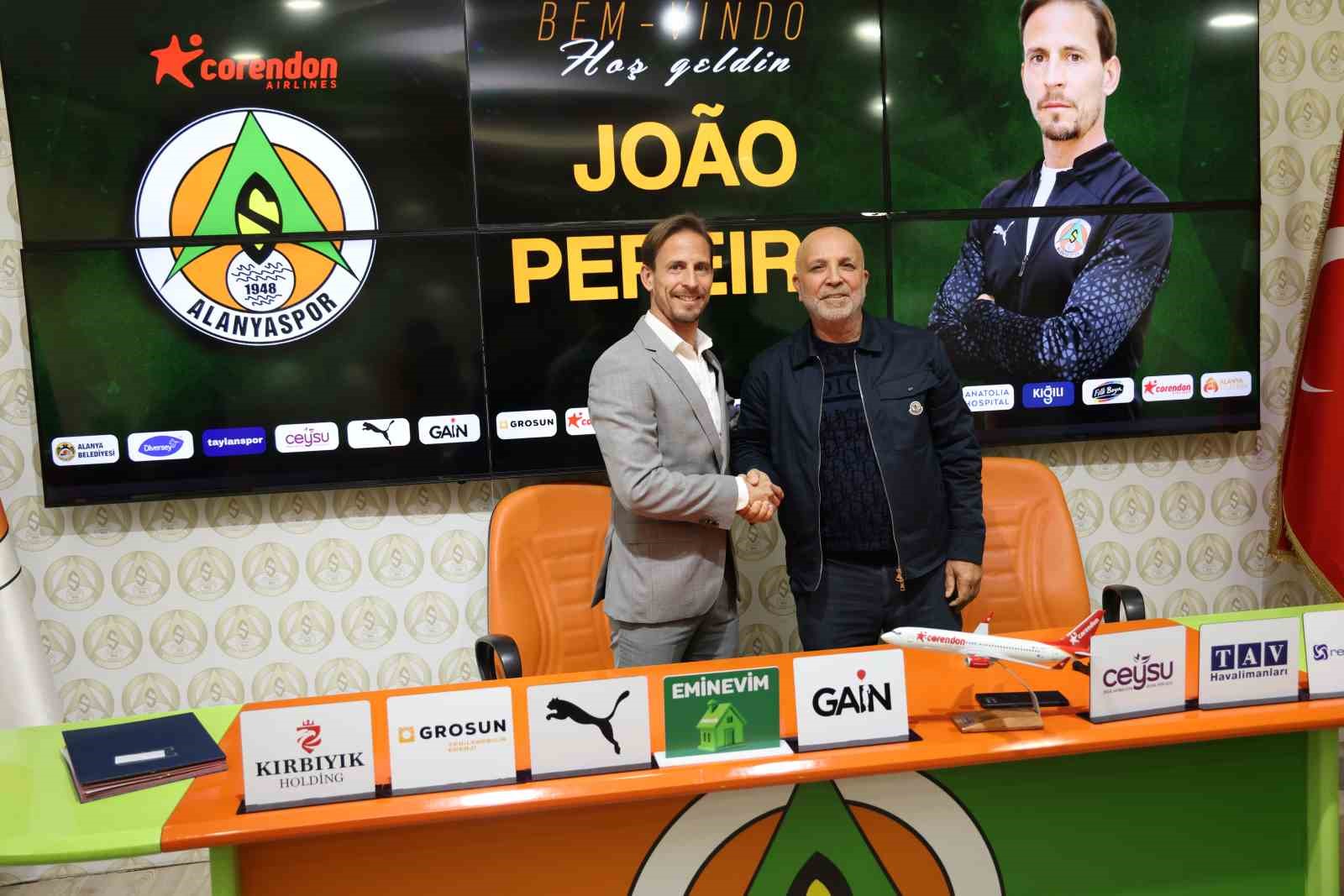 alanyaspor-joao-pereira-15-yillik-sozlesme-imzaladi