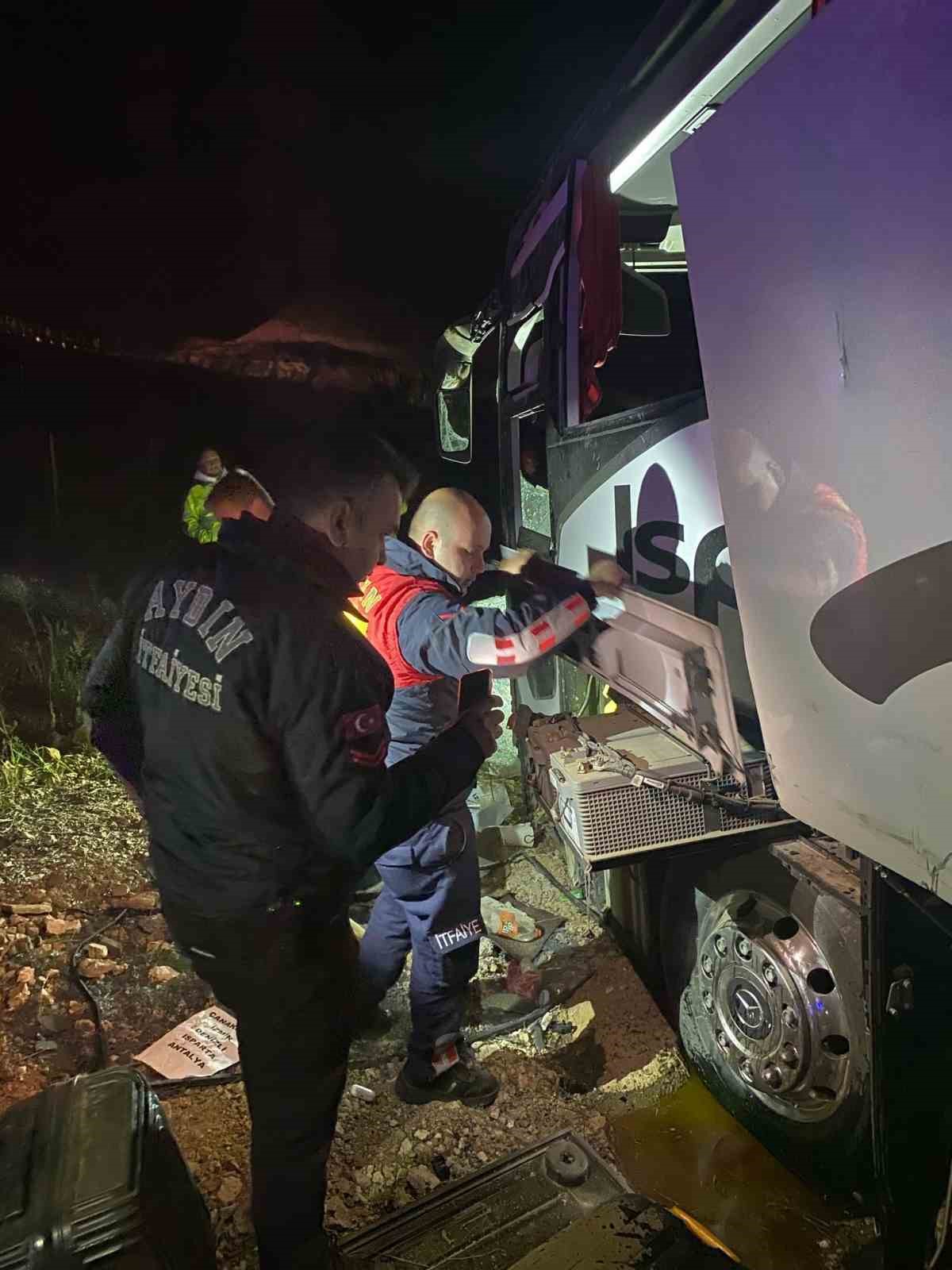 aydinda-otobus-kazasi-1-olu-32-yarali