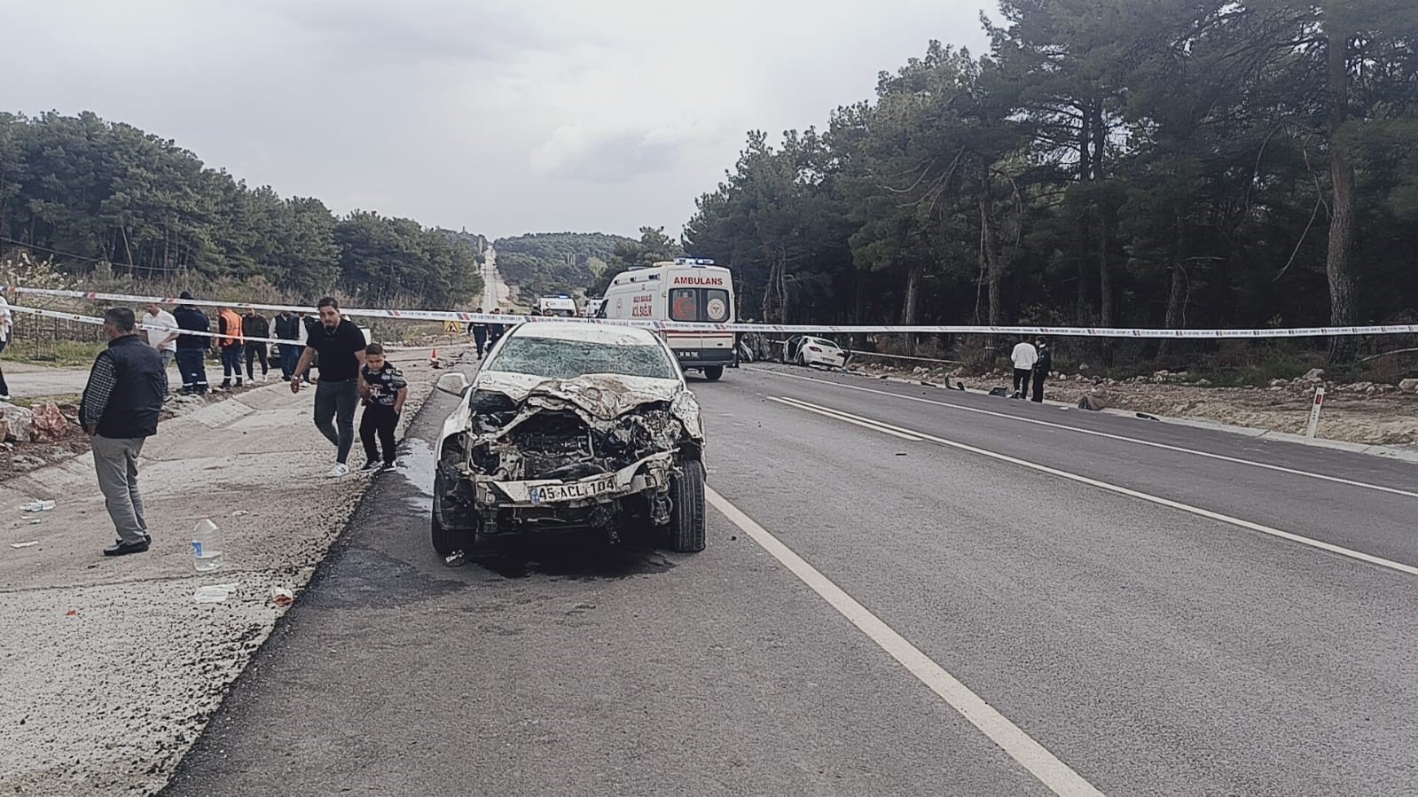 balikesirde-feci-kaza-1-olu-1i-agir-10-yarali