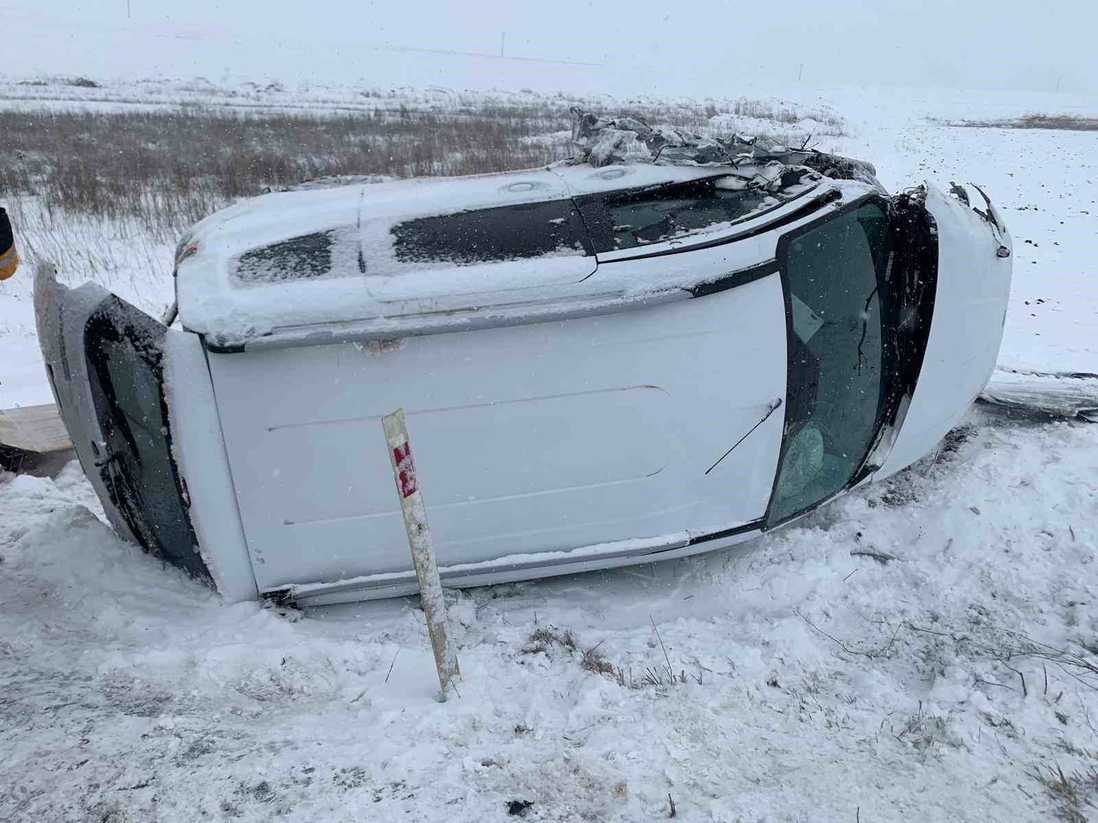 corumda-hafif-ticari-arac-ile-minibus-carpisti-2-yarali