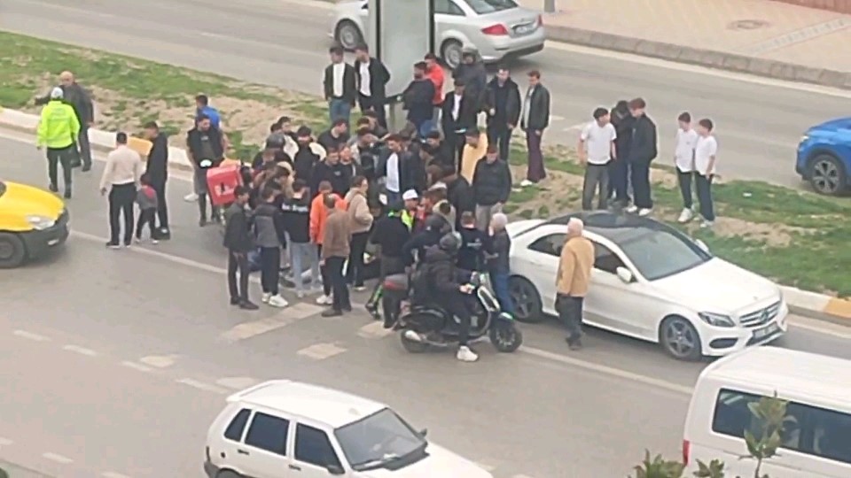 edirnede-otomobile-carpan-motosikletli-agir-yaralandi