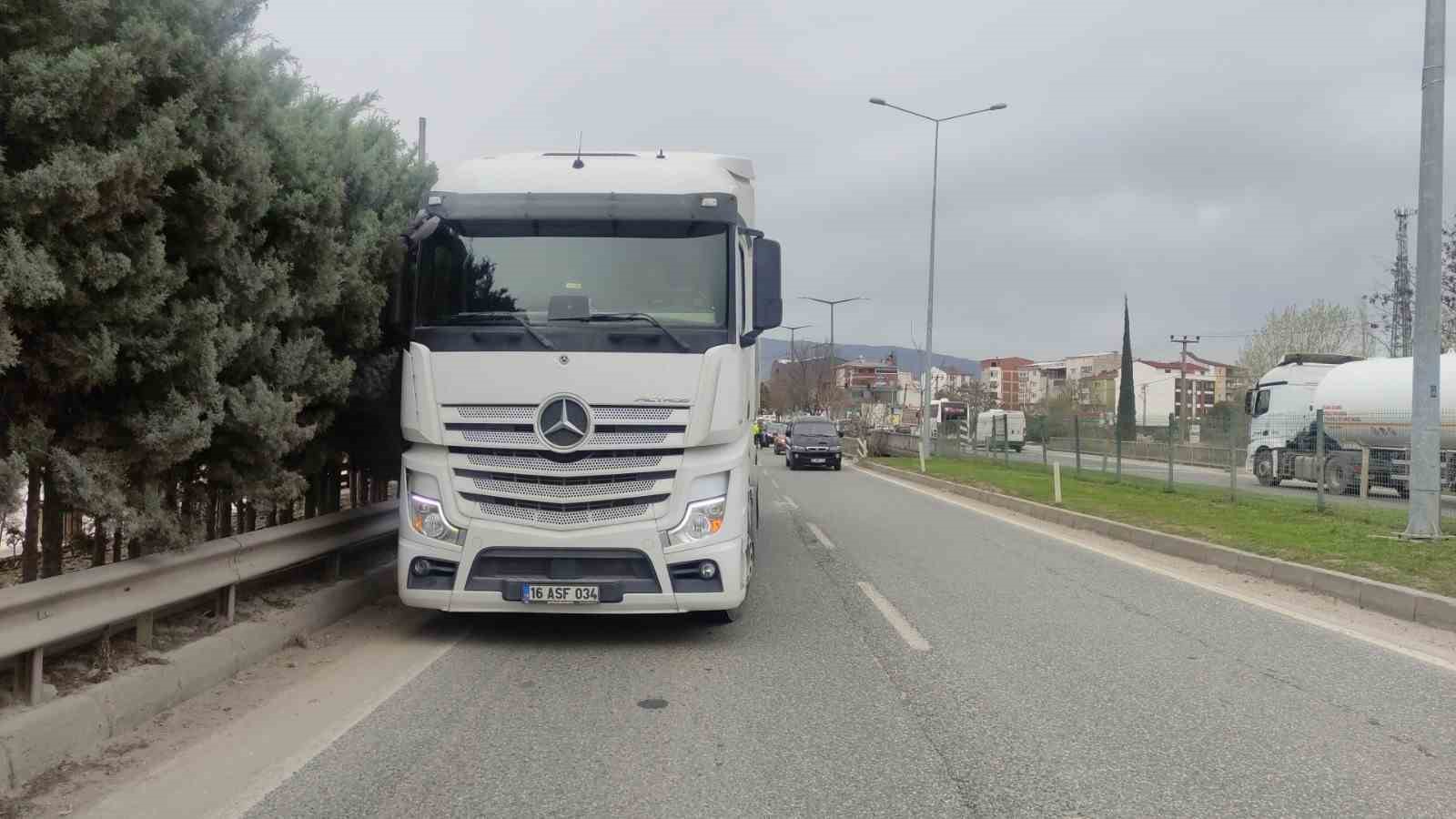 hasta-tasiyan-ambulans-kamyona-carpti-2-yarali