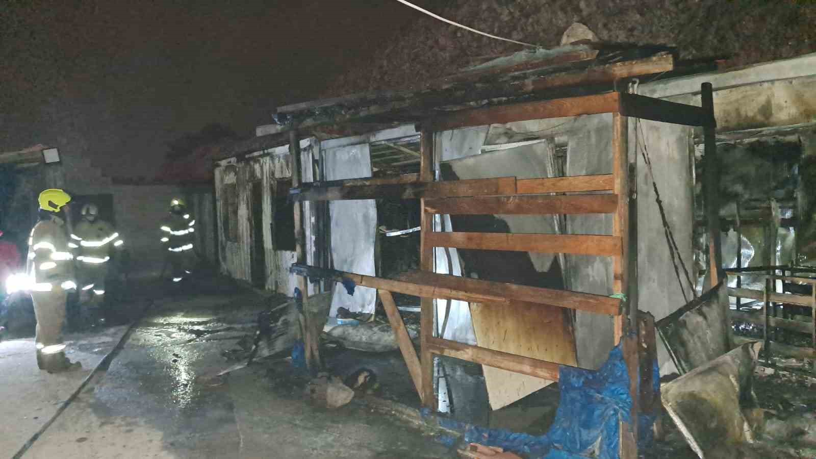 konut-insaati-yangininda-iscileri-allah-korudu