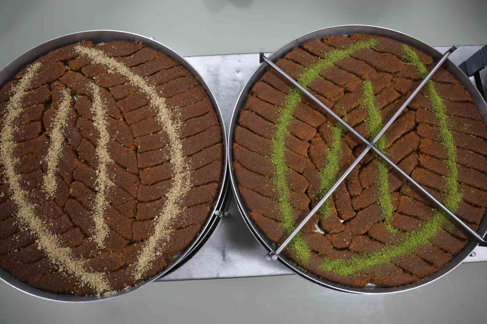 ramazan-bayramina-sayili-gunler-kala-diyarbakirda-tatli-telasi