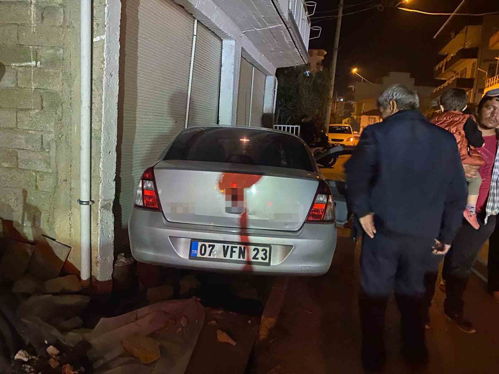 serikte-iki-otomobil-carpisti-1-yarali