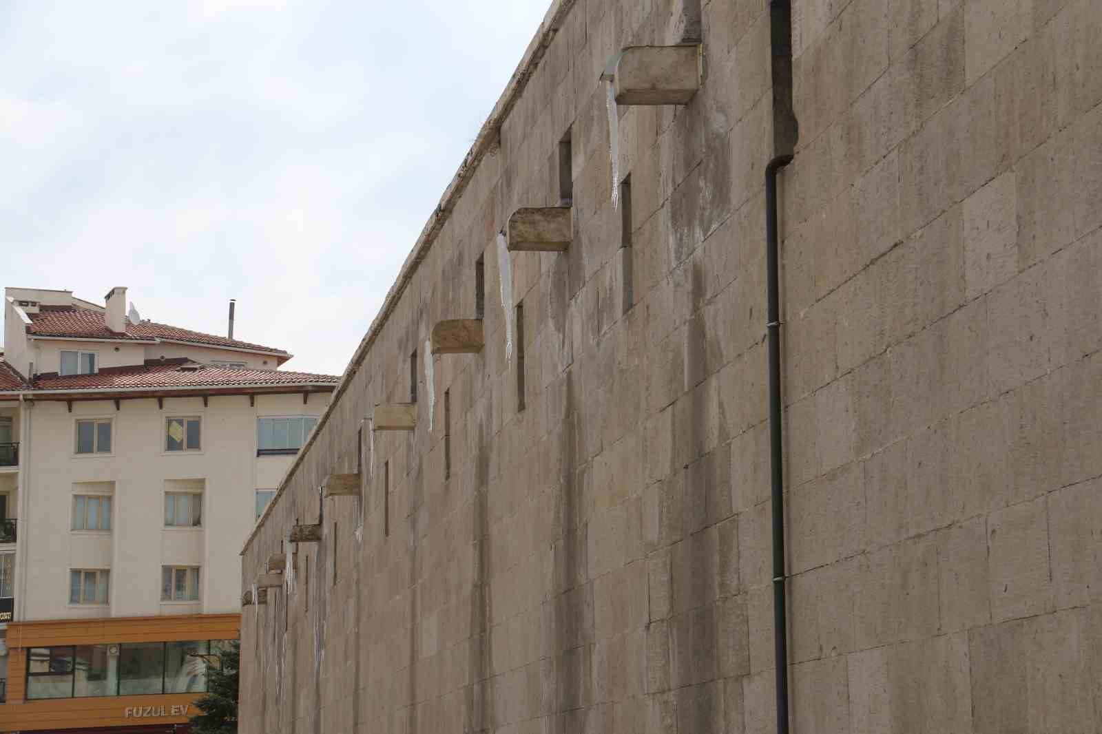 sivasta-mart-sonunda-da-sibirya-soguklari-hissedilmeye-devam-ediyor