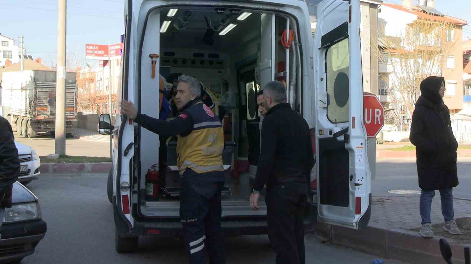 tavsanlida-trafik-kazasi-2-yarali