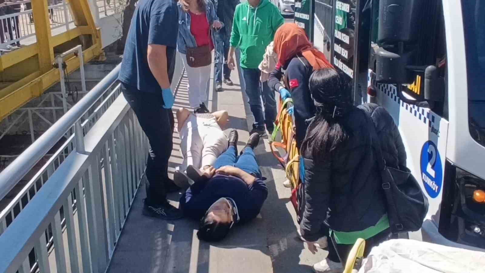 yolcu-minibusu-otomobile-carpti-2si-alman-uyruklu-turist-3-yolcu-yaralandi
