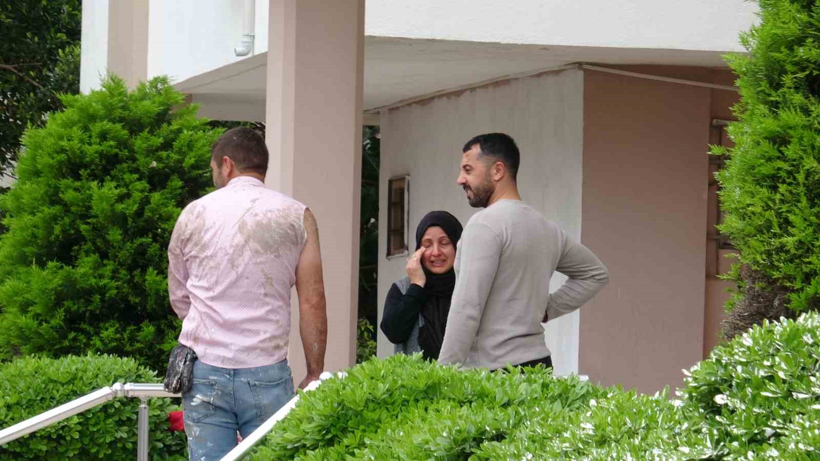 12-katta-can-pazari-2-isci-iskelede-mahsur-kaldi