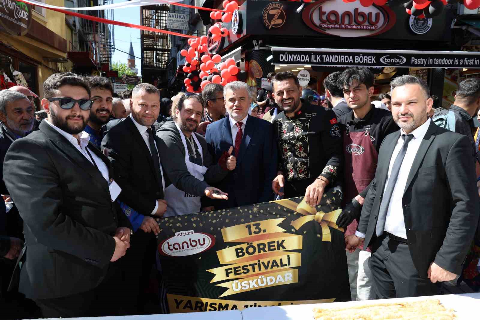 5-dakikada-11-metre-borek-yedi-10-gram-altinin-sahibi-oldu