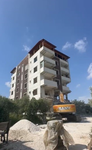 7-katli-bina-yerle-bir-oldu