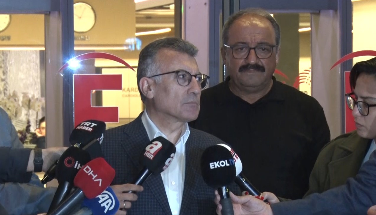 ak-parti-grup-baskani-abdullah-guler-sirri-sureyya-onderi-hastanede-ziyaret-etti