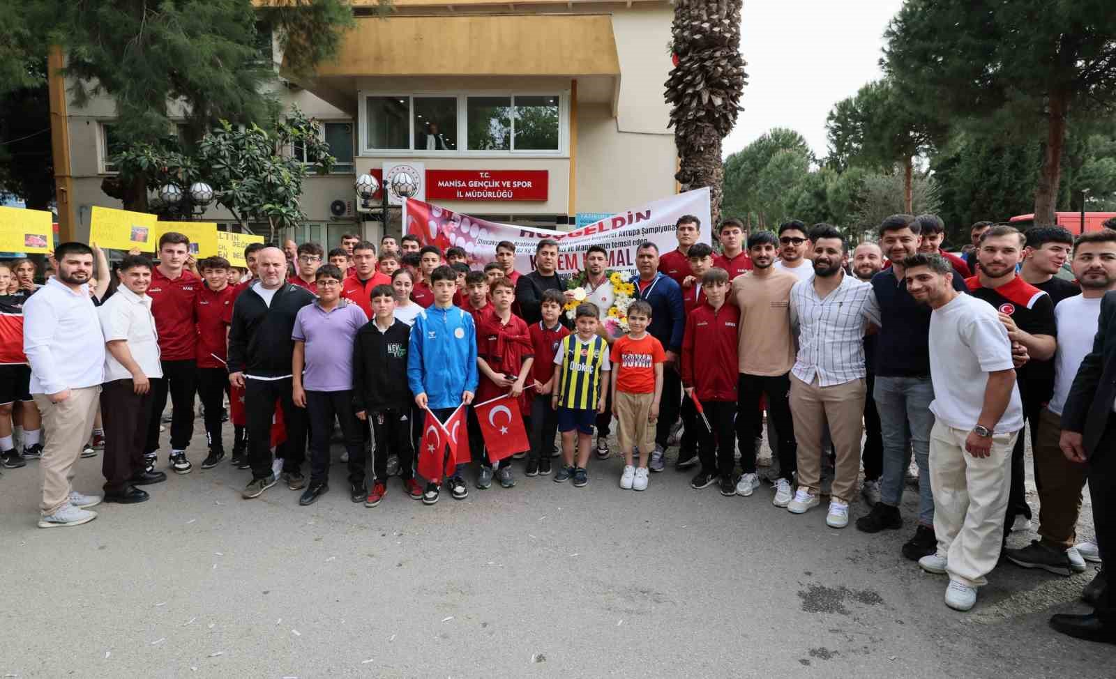 avrupa-sampiyonu-kerem-kamala-manisada-coskulu-karsilama