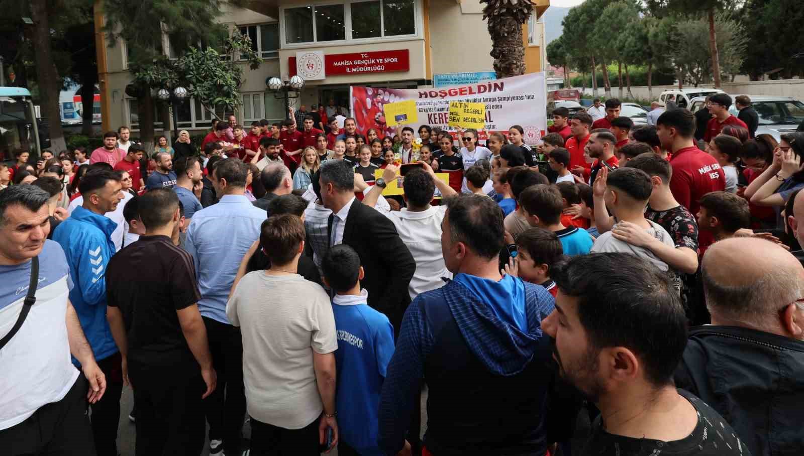avrupa-sampiyonu-kerem-kamala-manisada-coskulu-karsilama