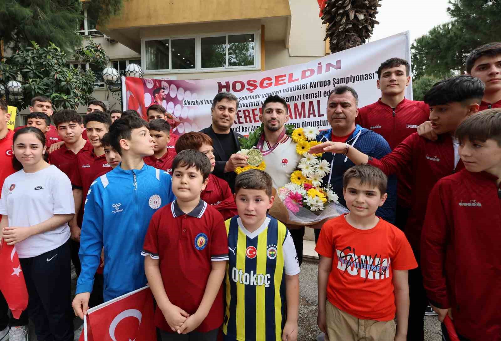 avrupa-sampiyonu-kerem-kamala-manisada-coskulu-karsilama