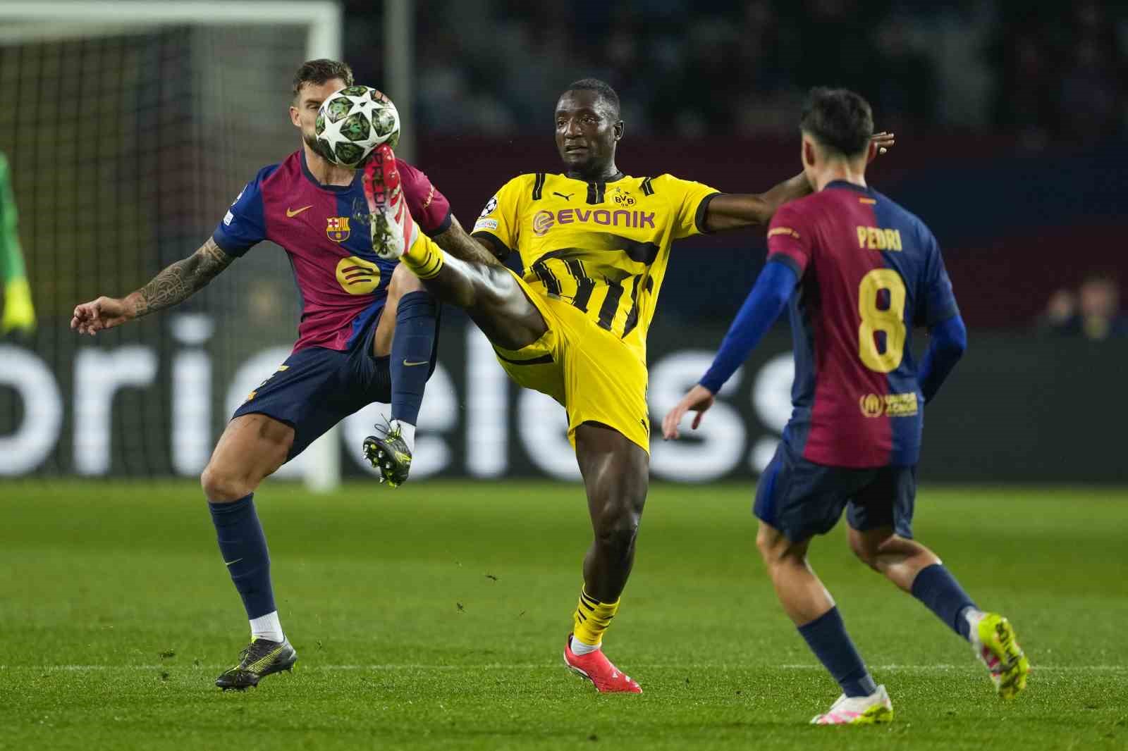 barcelona-yari-final-kapisini-araladi