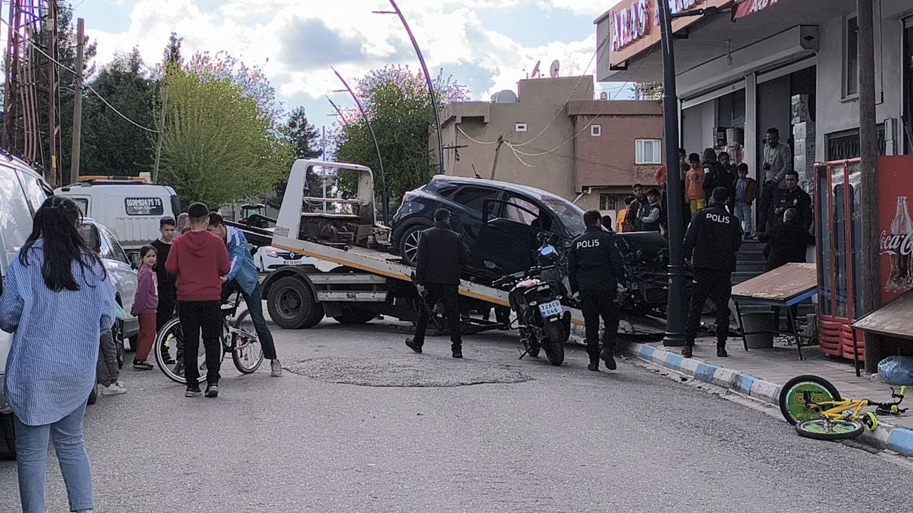 batmanda-kontrolden-cikan-otomobil-binaya-girdi