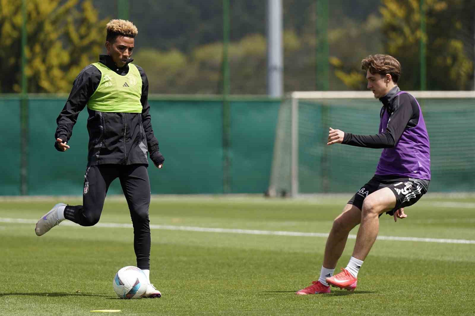 besiktas-fenerbahce-maci-hazirliklarini-surdurdu