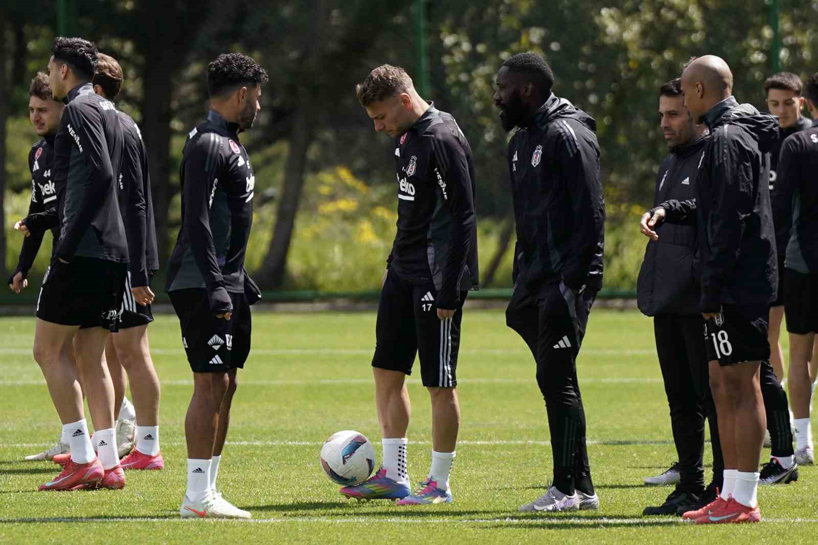 besiktas-fenerbahce-maci-hazirliklarini-surdurdu