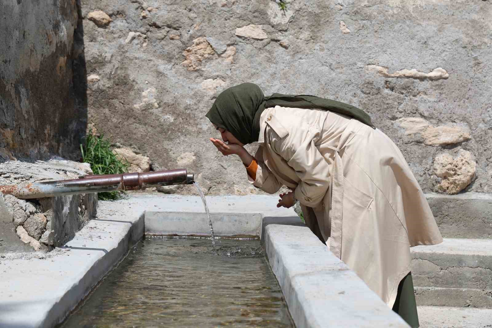 bu-koyun-suyunu-icen-doktor-oluyor-her-haneden-cikan-en-az-bir-doktor-var
