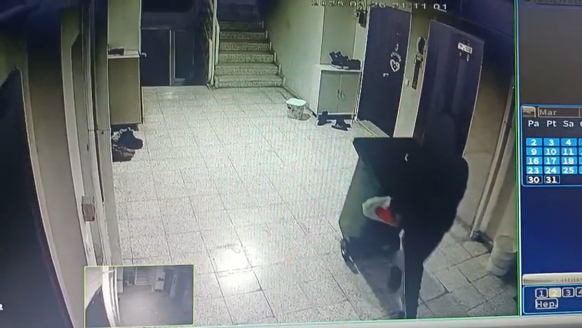 cop-yerine-ayakkabilari-topladi