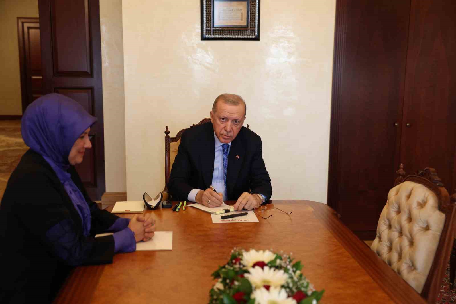 cumhurbaskani-erdogan-kurban-vekaletini-turk-kizilaya-verdi