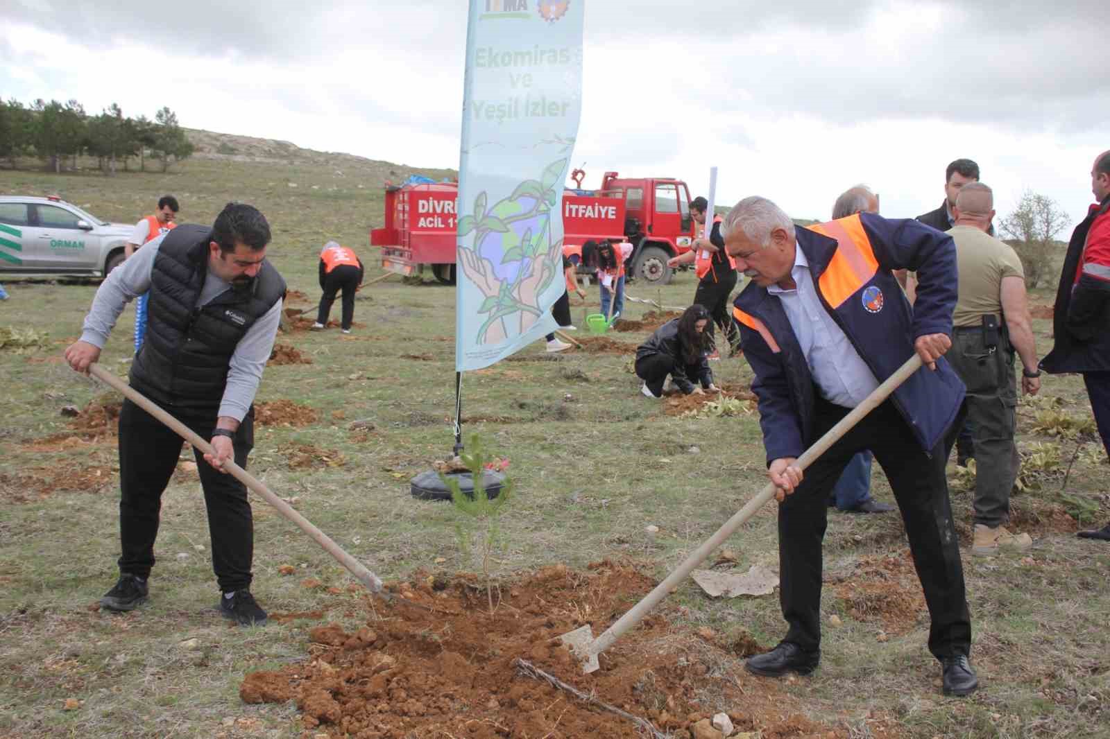 divrigide-genclerden-yesil-izler