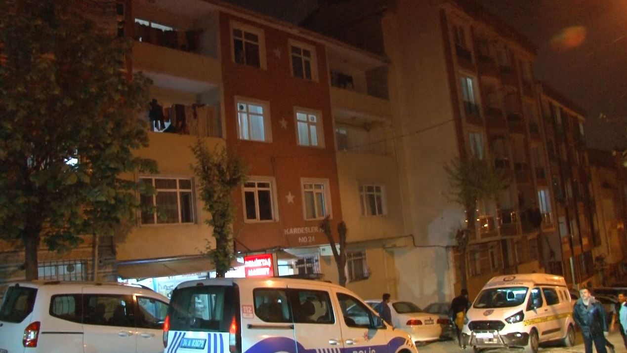 esenyurtta-genc-kiz-4uncu-kattan-dustu-o-anlar-kamerada