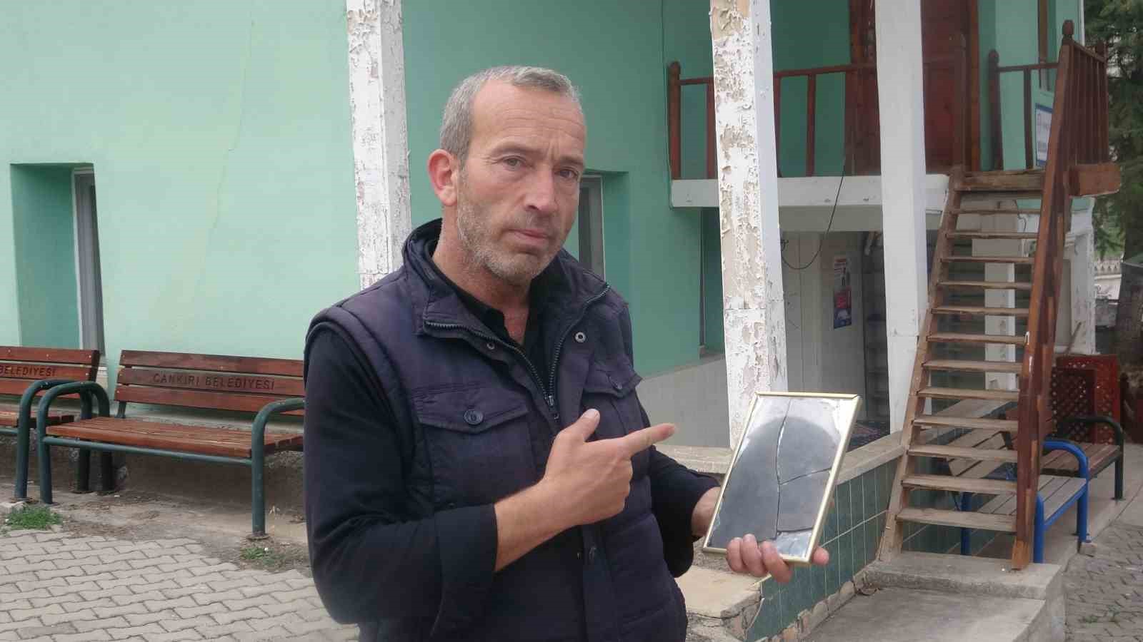 ferdi-tayfura-bile-onerilmis-bu-aynanin-yuz-felcine-sifa-olduguna-inaniliyor