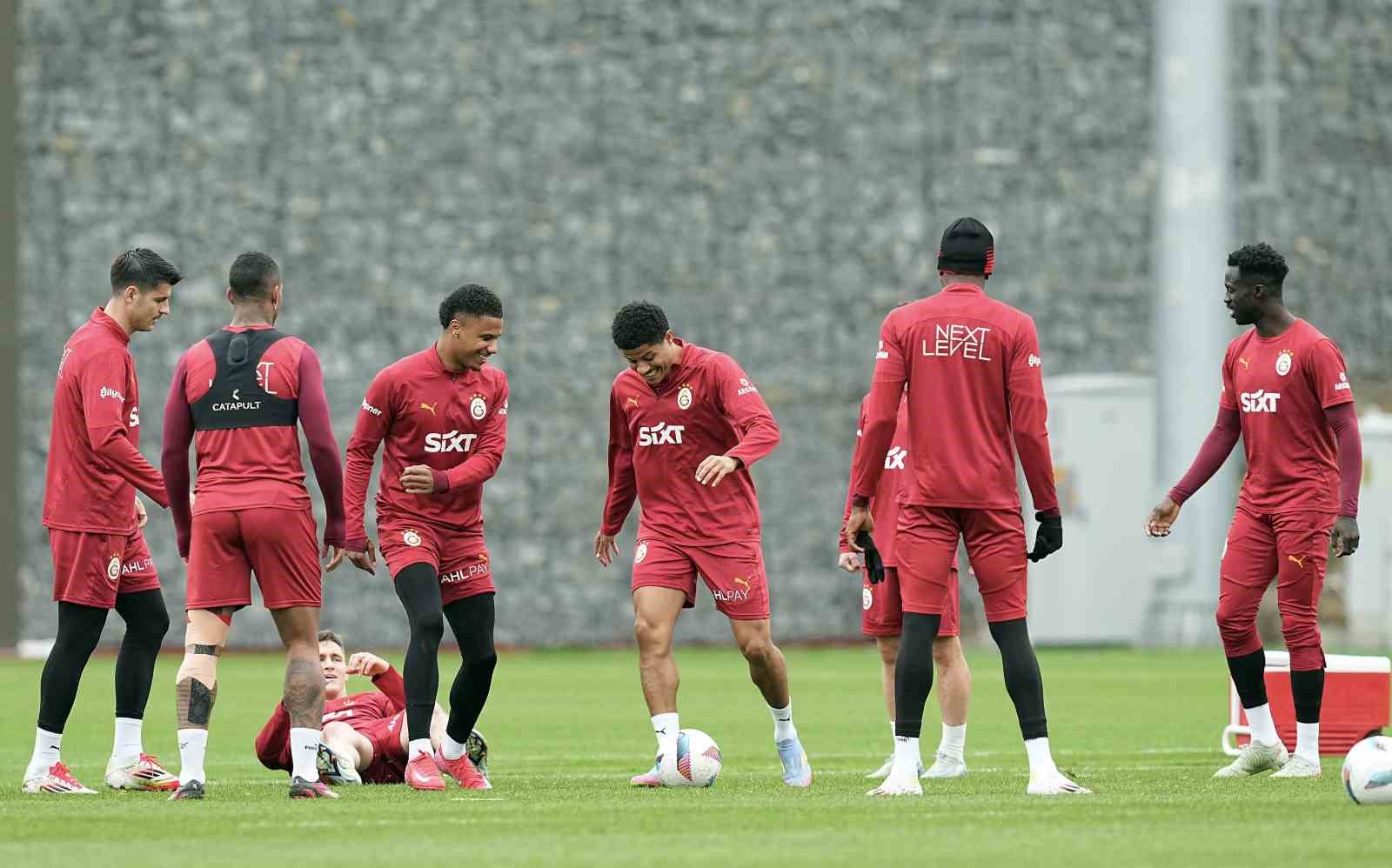 galatasaray-eyupspor-maci-hazirliklarina-devam-etti
