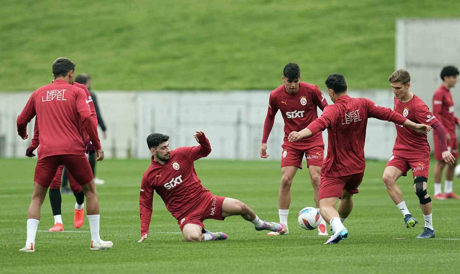 galatasaray-eyupspor-maci-hazirliklarina-devam-etti