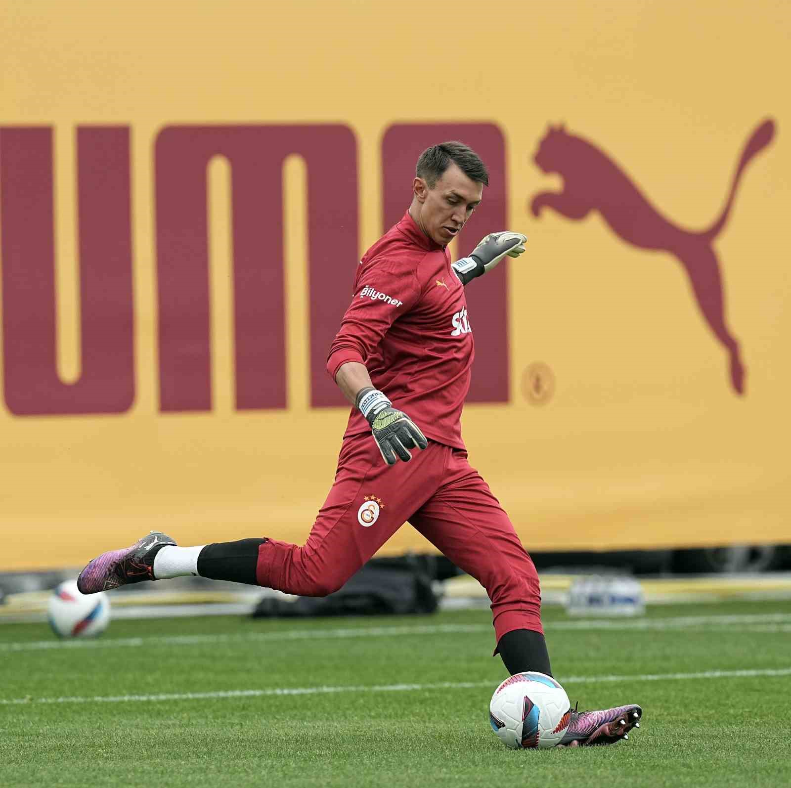 galatasaray-eyupspor-maci-hazirliklarina-devam-etti