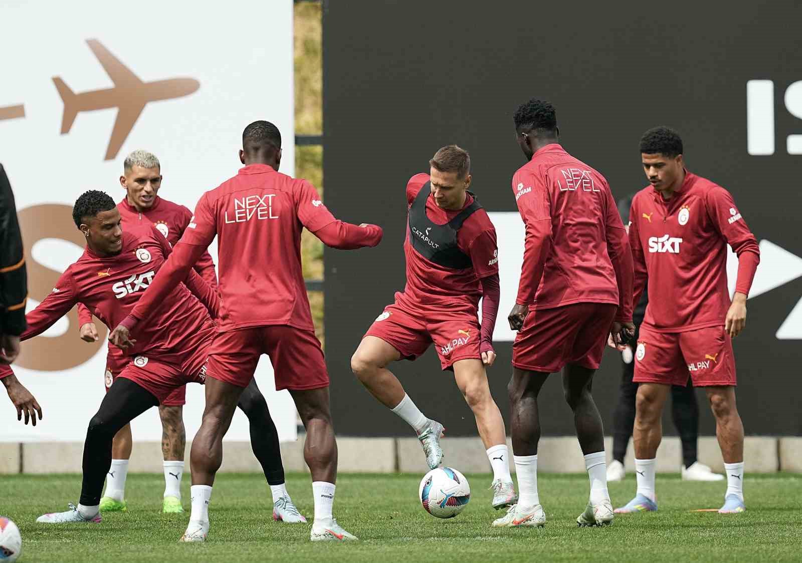 galatasaray-konyaspor-maci-hazirliklarina-devam-etti