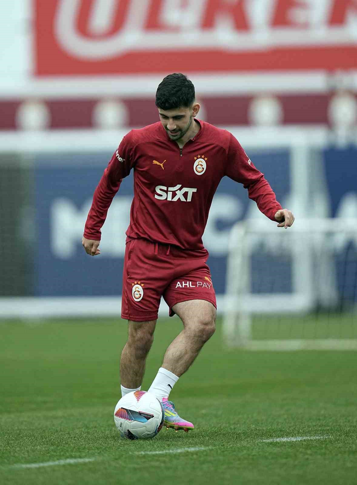 galatasaray-konyaspor-maci-hazirliklarina-devam-etti