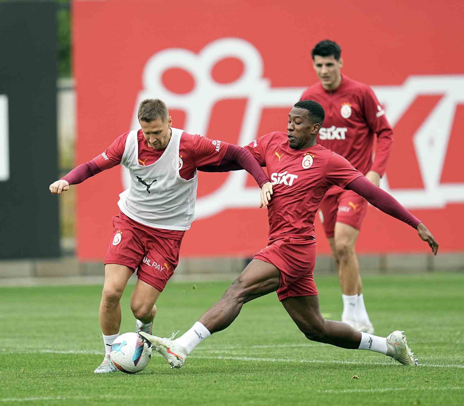 galatasaray-samsunspor-maci-hazirliklarina-ara-vermeden-basladi