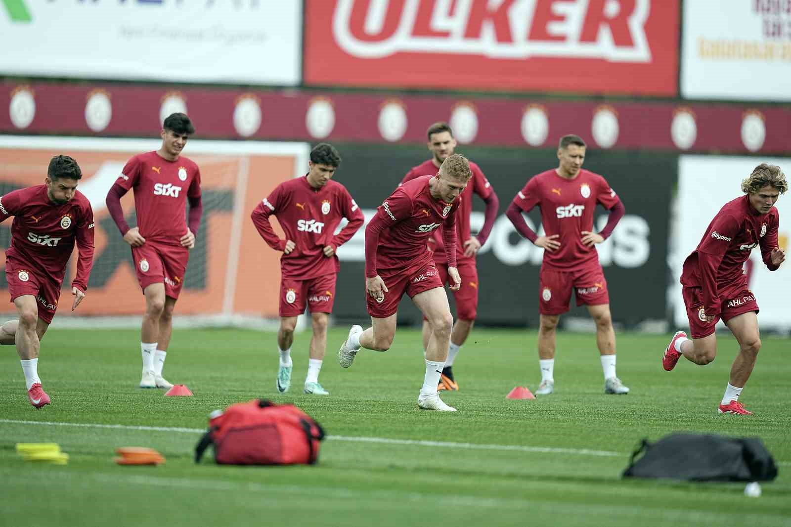 galatasaray-samsunspor-maci-hazirliklarina-ara-vermeden-basladi