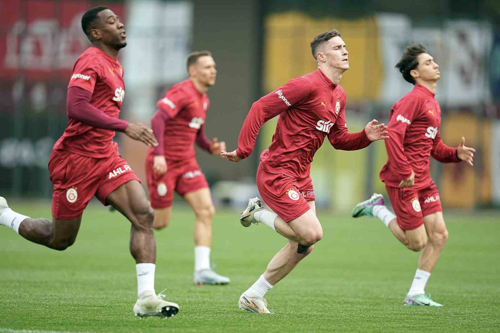 galatasaray-samsunspor-maci-hazirliklarina-ara-vermeden-basladi