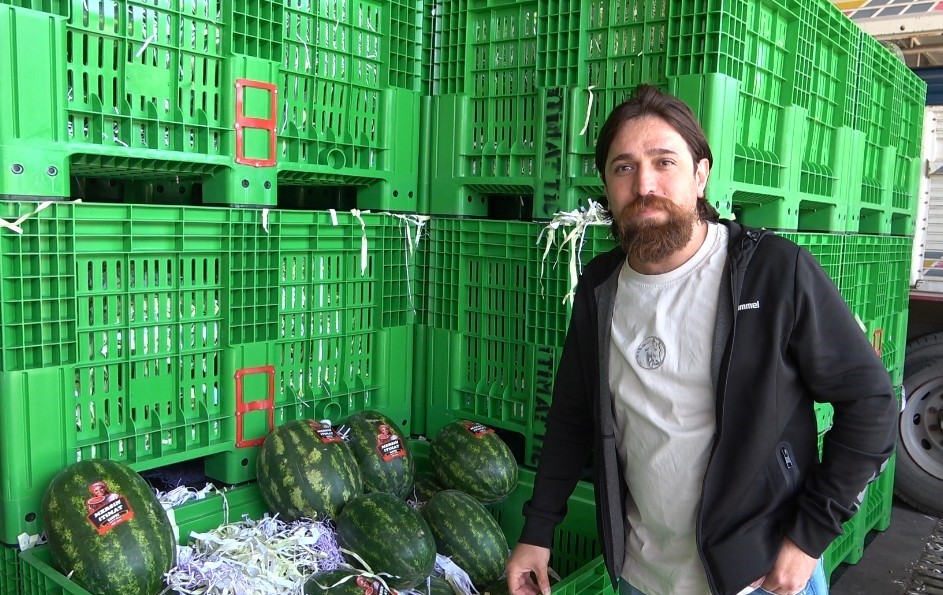 halden-700-kilo-karpuz-calindi-o-anlar-kamerada