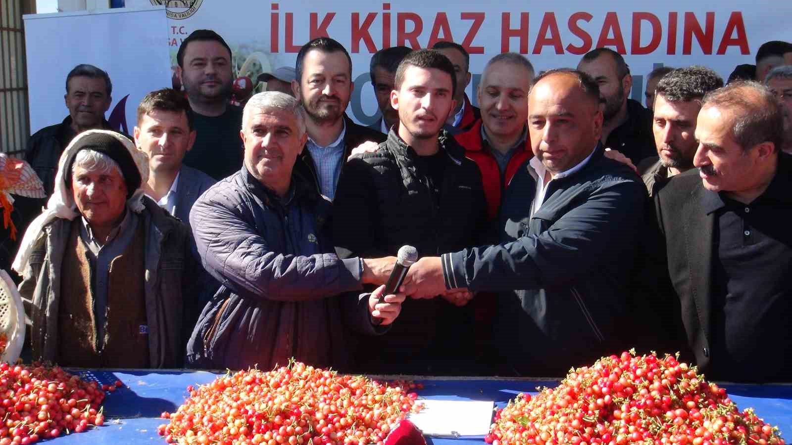 ilk-kirazin-kilosu-3-bin-500-tlden-satildi